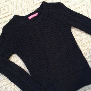 3/$10 ✨ Black knit crewneck sweater